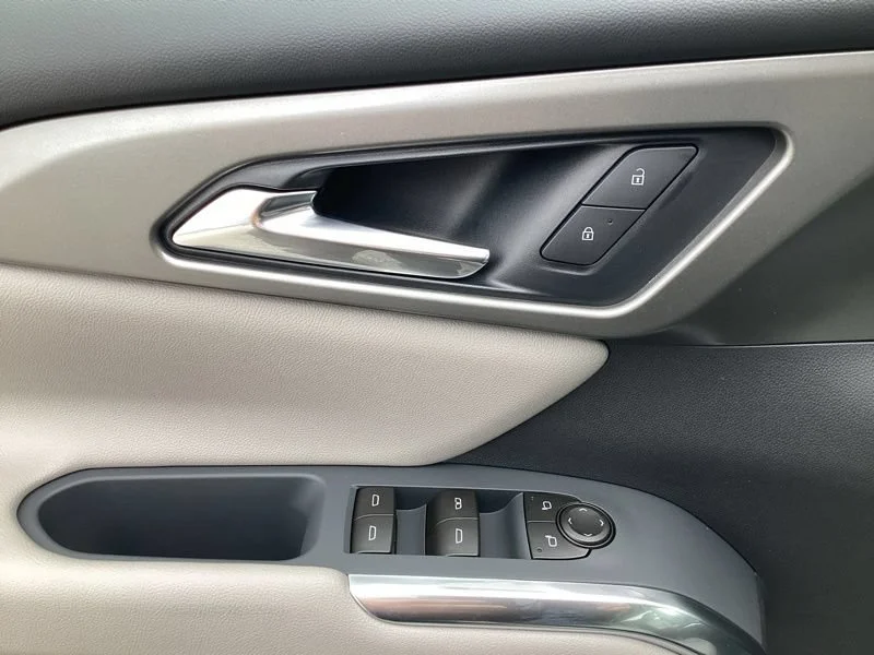 2027 Chevrolet Traverse LT - Photo 21
