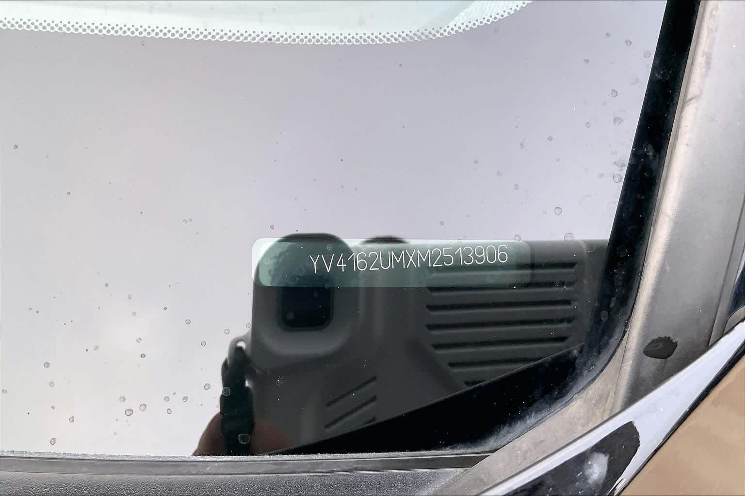 Used 2021 Black Stone Volvo R-Design image 35