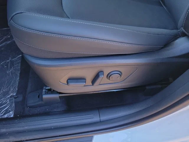 New 2026 Glacial White Pearl Kia S image 9