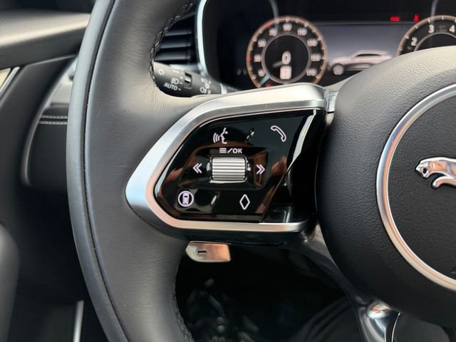 2025 Jaguar F-PACE R-Dynamic S - Photo 22