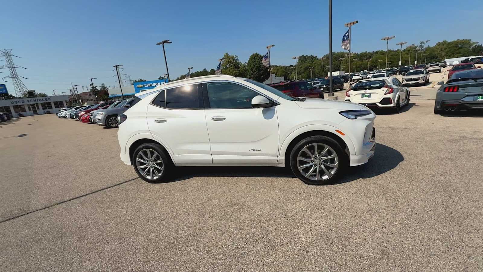Certified Used 2025 White Frost Tricoat Buick Avenir image 9