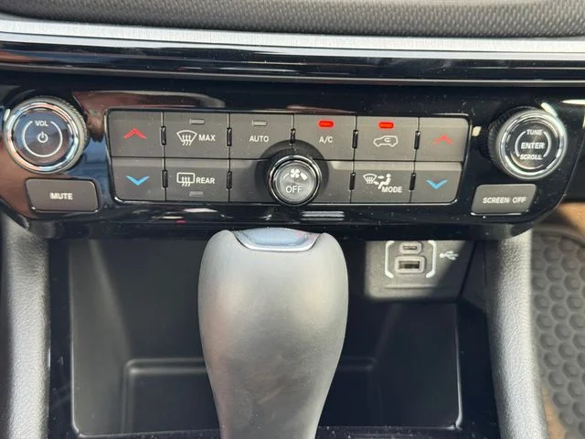 New 2026 Red Hot Pearl-Coat Exterior Paint Jeep Trailhawk image 35