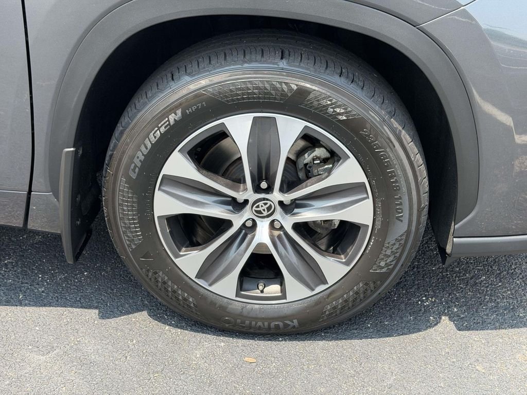 Used 2021 Gray Toyota XLE image 25