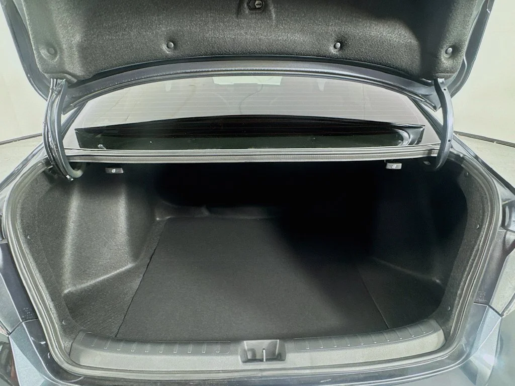New 2027 Meteorite Gray Metallic Honda Hybrid image 10