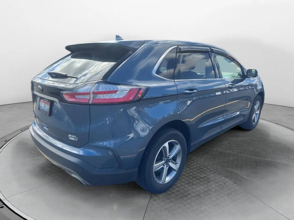 Used 2019 Blue Metallic Ford SEL image 3
