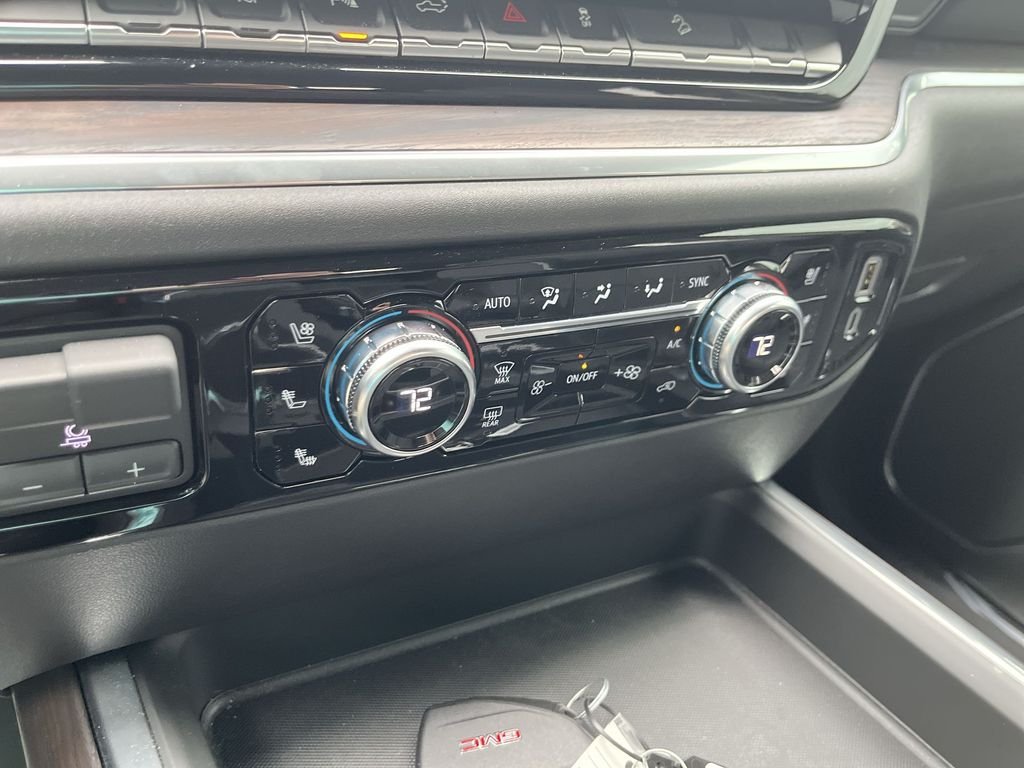Used 2025 Silver GMC SLT image 19