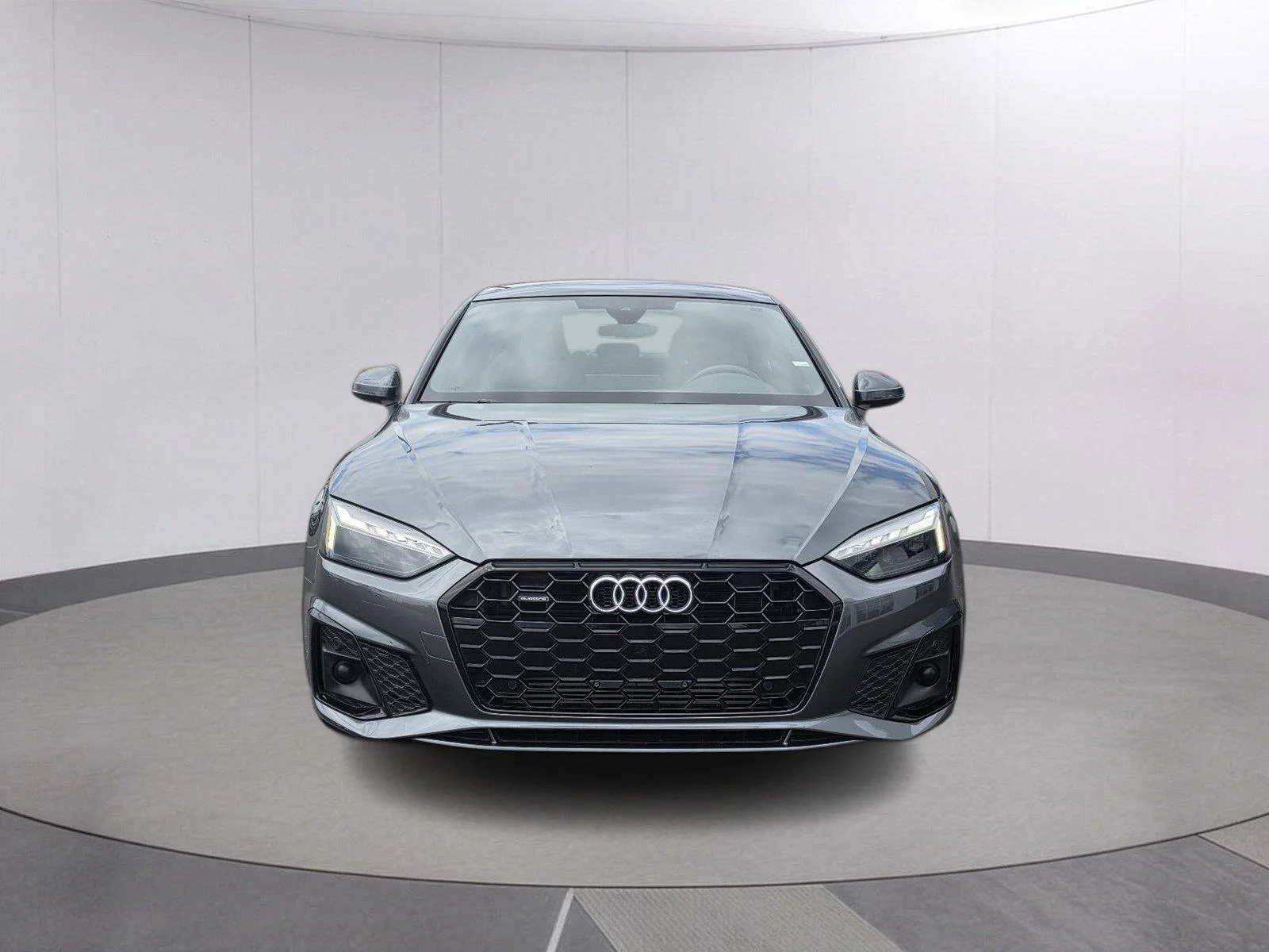 Used 2025  Audi S line Premium image 2