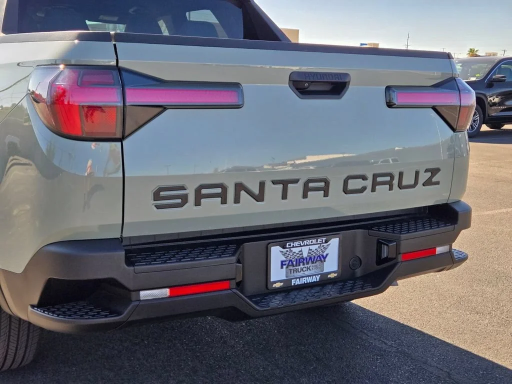 Used 2025 Sage Gray Hyundai SEL image 5