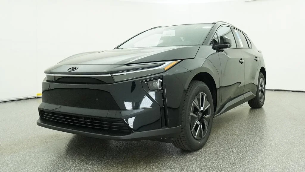 New 2026 Midnight Black Metallic Toyota XLE image 62