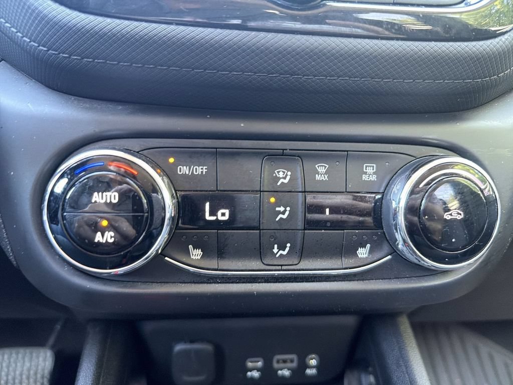 Used 2021 MOSAIC BLACK METALLIC Chevrolet LT image 14