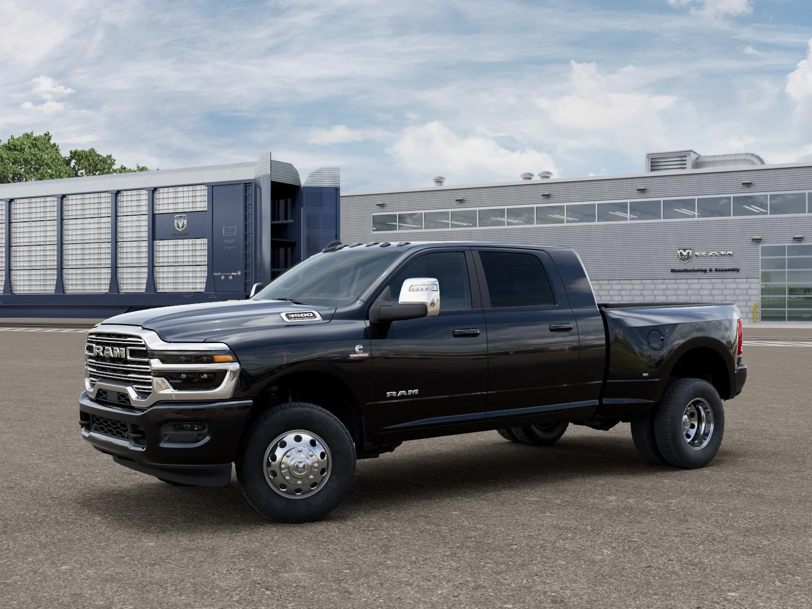 New 2026 Diamond Black Crystal Pearl-Coat Exterior Paint RAM Laramie image 28