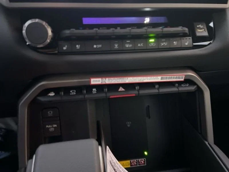2026 Toyota Tundra Limited - Photo 21