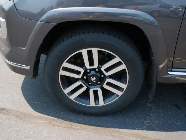 Certified Used 2018 MAGNETIC GRAY MET. Toyota  image 8