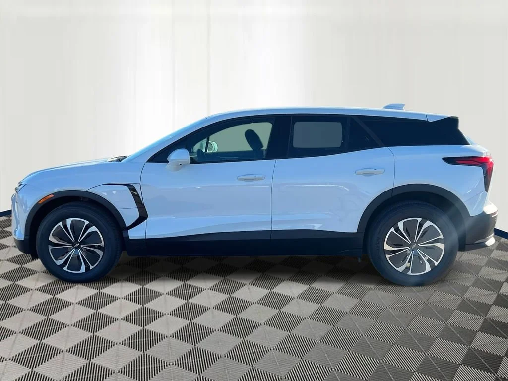 New 2026 Summit White Chevrolet LT image 2