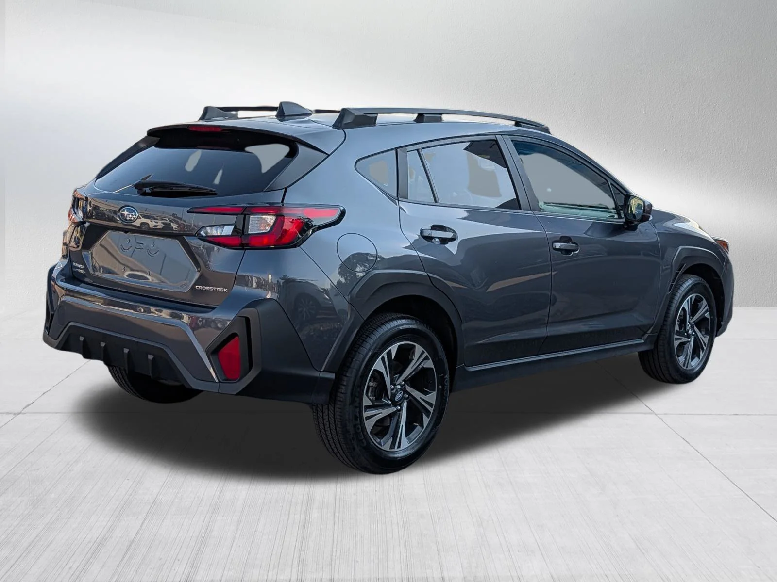 Used 2025 Magnetite Gray Metallic Subaru Premium image 7