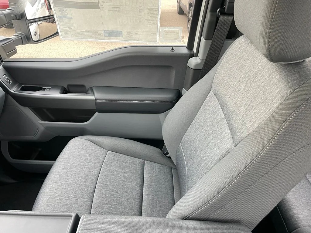 New 2026 Oxford White Ford F-350® XL image 21