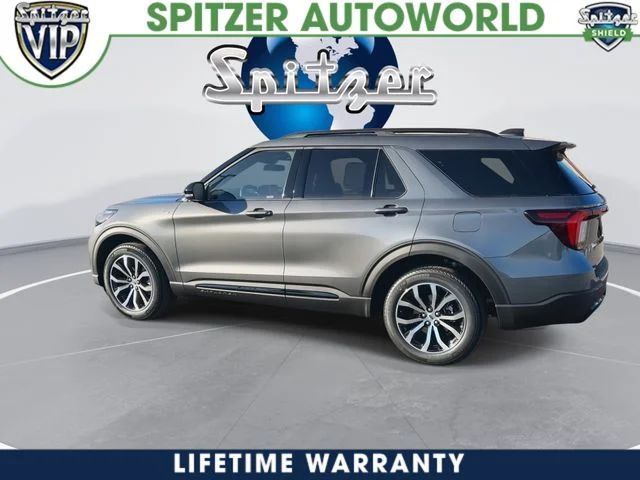New 2026 Carbonized Gray Metallic Ford ST-Line image 6
