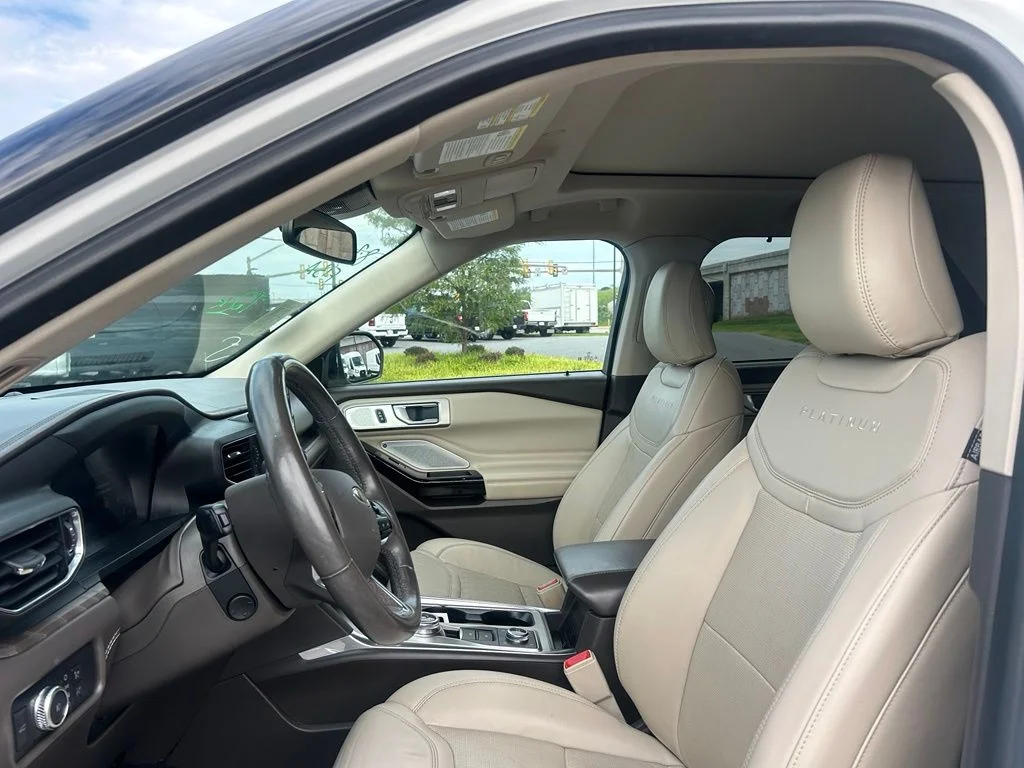 Used 2022 White Ford Platinum image 9