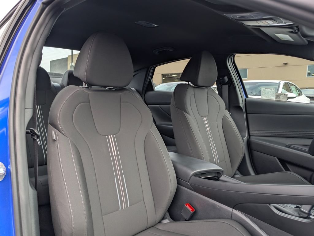 2025 Hyundai Elantra Blue - Photo 10