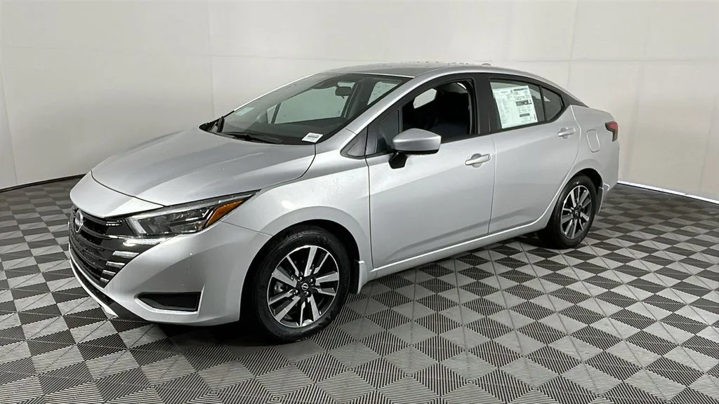 Used 2025 Silver Nissan 1.6 SV image 8