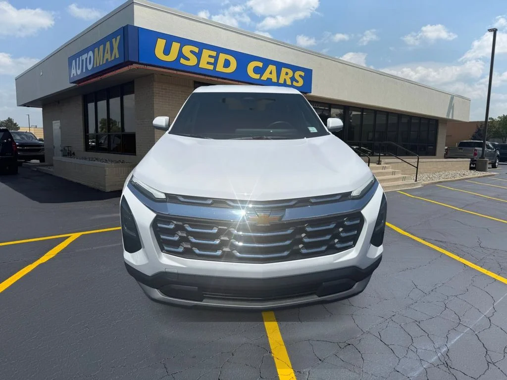 Used 2026 Summit White Chevrolet LT image 3