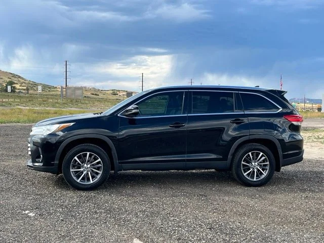 Used 2019 Black Toyota XLE image 2