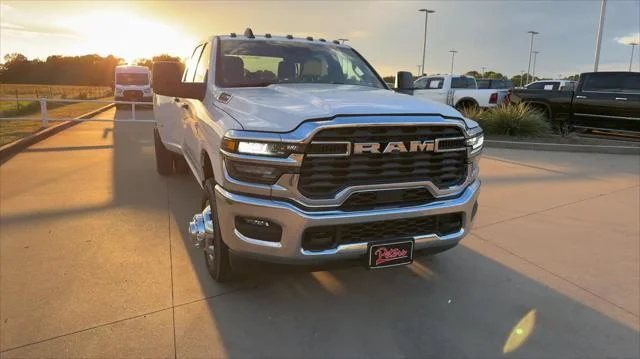 New 2026 Bright White Clear-Coat Exterior Paint RAM Tradesman image 3