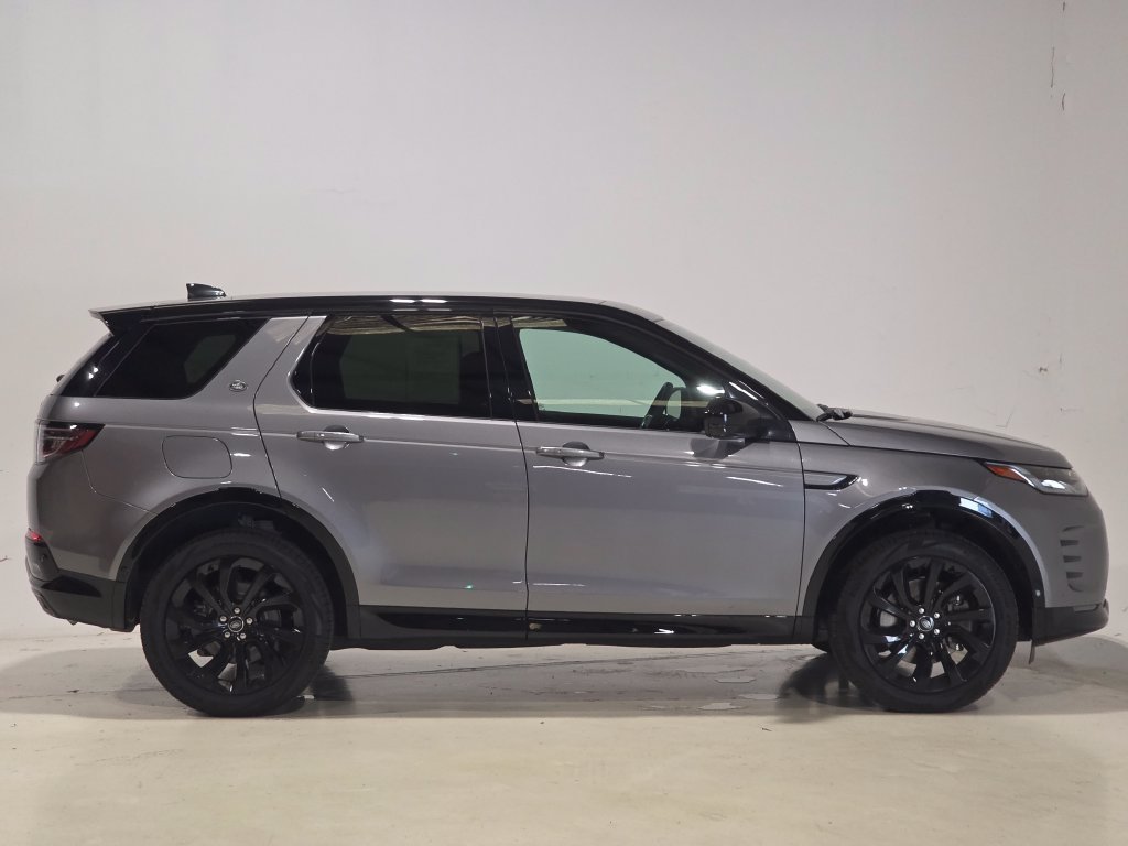 Certified Used 2025 Gray Land Rover SE image 4