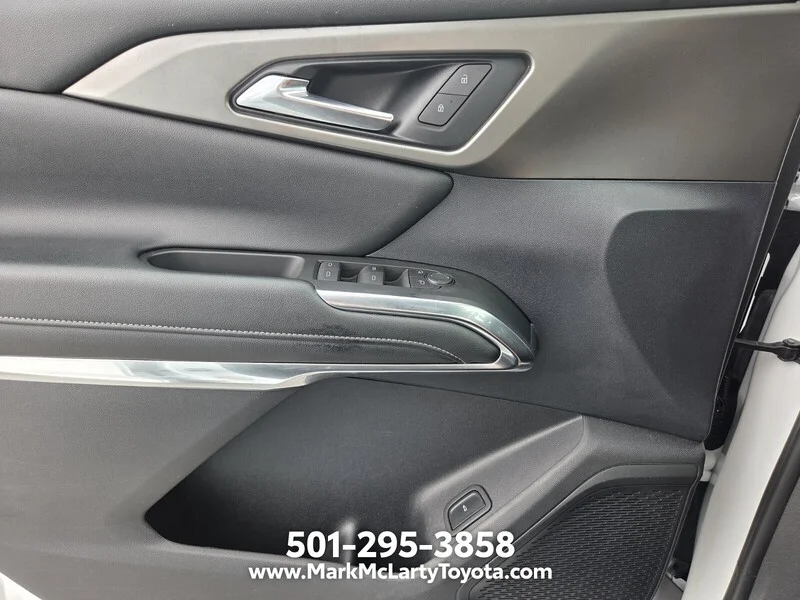 Used 2025 Summit White CHEVROLET FWD 4DR LT W/1LT image 26