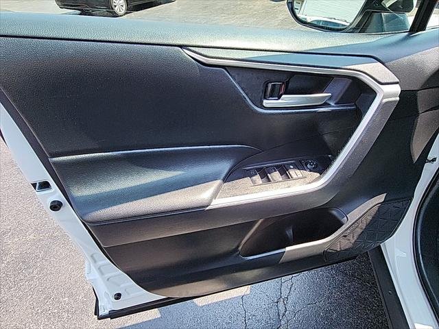 Certified Used 2025 ICE CAP Toyota  image 10