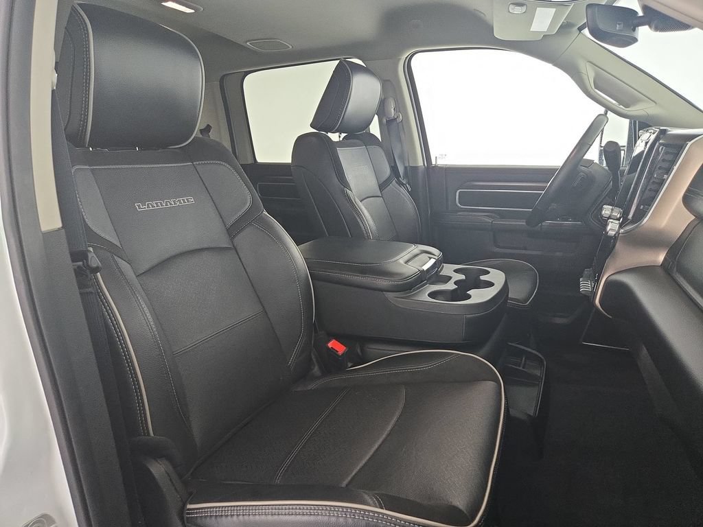 Used 2024  Ram Laramie image 34