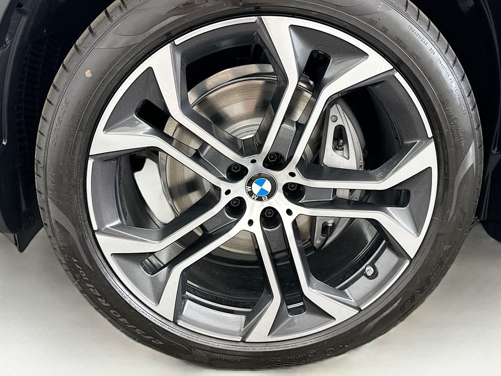 Used 2026 Gray Metallic BMW sDrive40i image 30