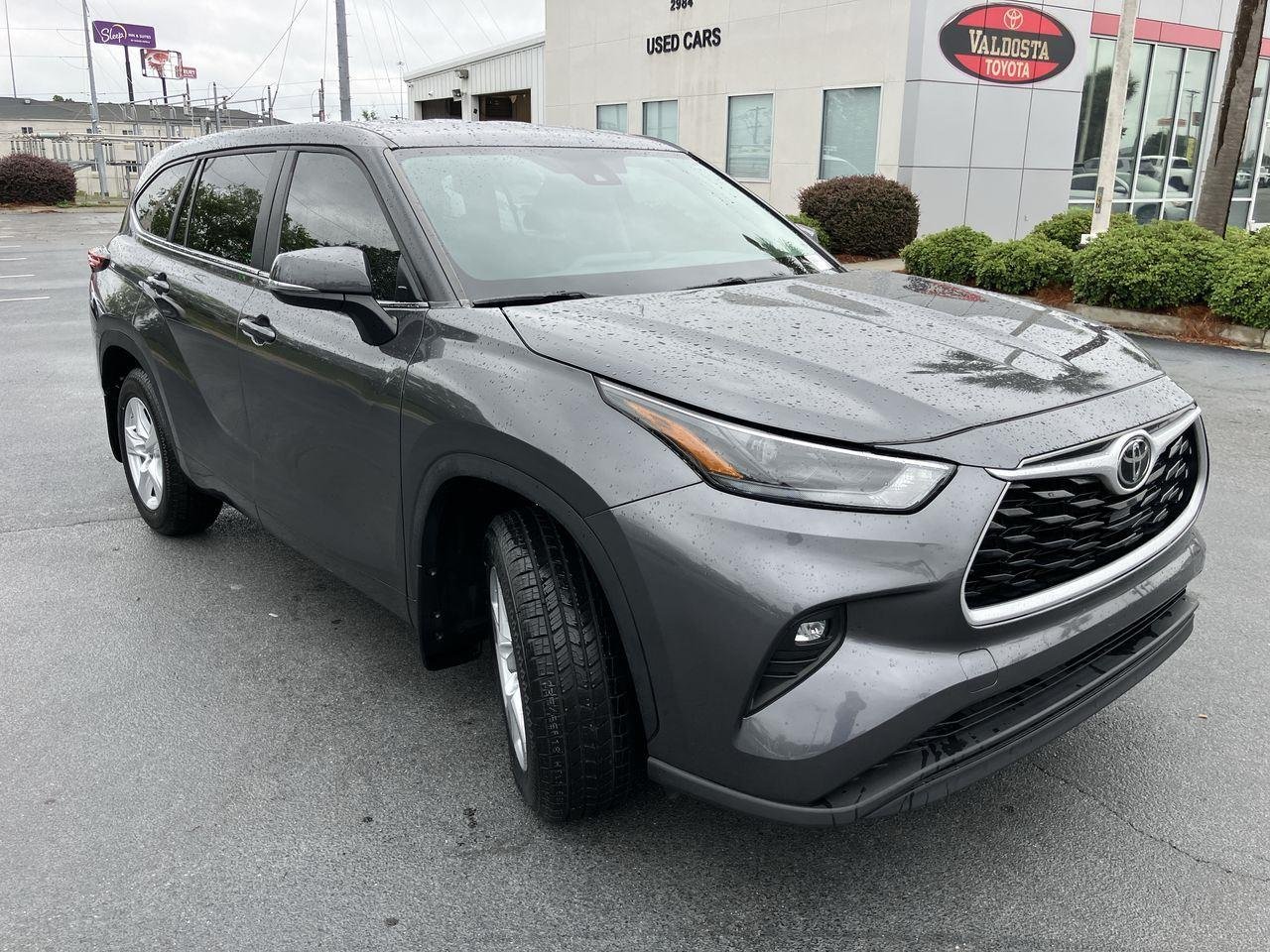 Used 2023 Gray (Magnetic Gray Metallic) Toyota LE AWD image 7