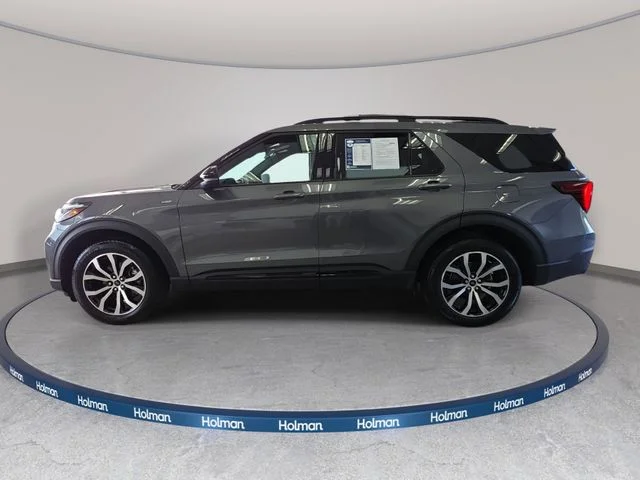 Used 2025 Gray Ford ST-Line image 9