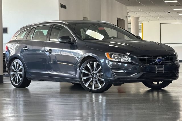 Used 2015 Gray Metallic Volvo T5 Premier image 2