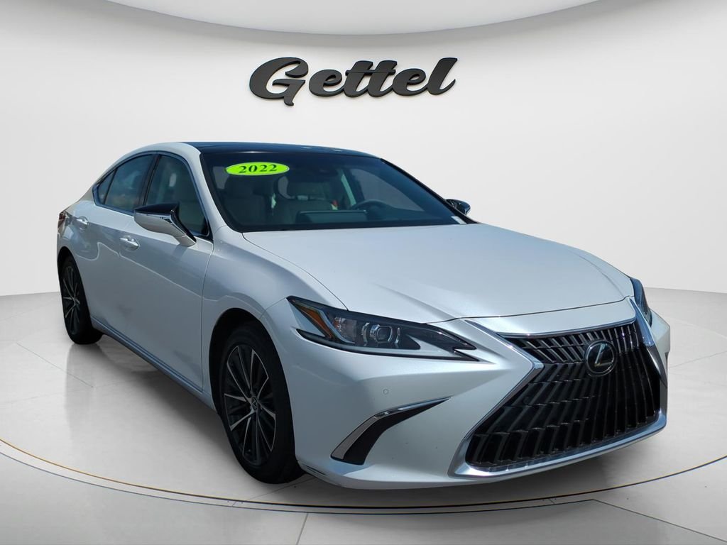 Used 2022 White Lexus 350 image 3