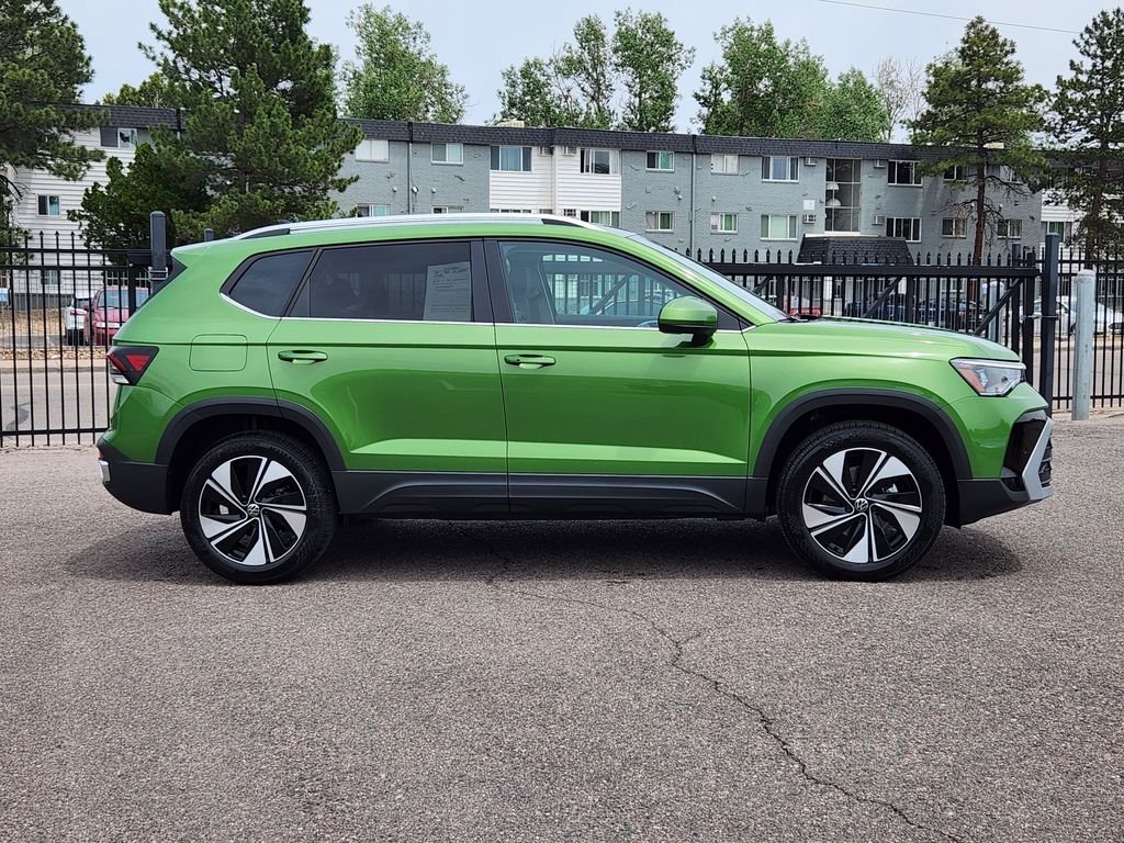 Used 2025 Green Volkswagen 1.5T SE image 4