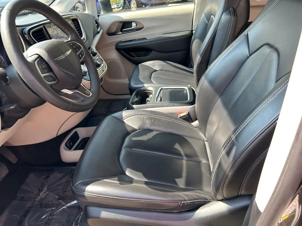 Used 2023 Gray Chrysler Touring L image 17