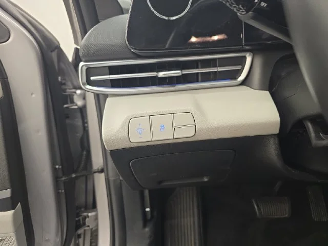 Used 2025 Metal Hyundai Limited image 32