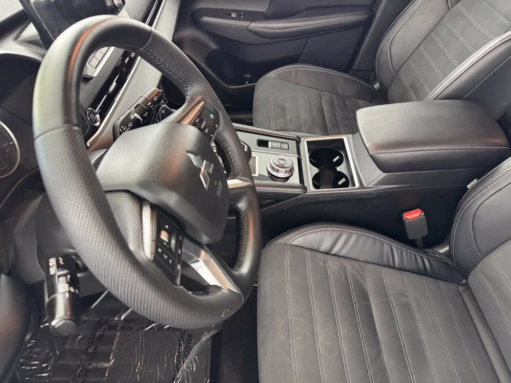 Used 2023 Blue Mitsubishi SE image 21