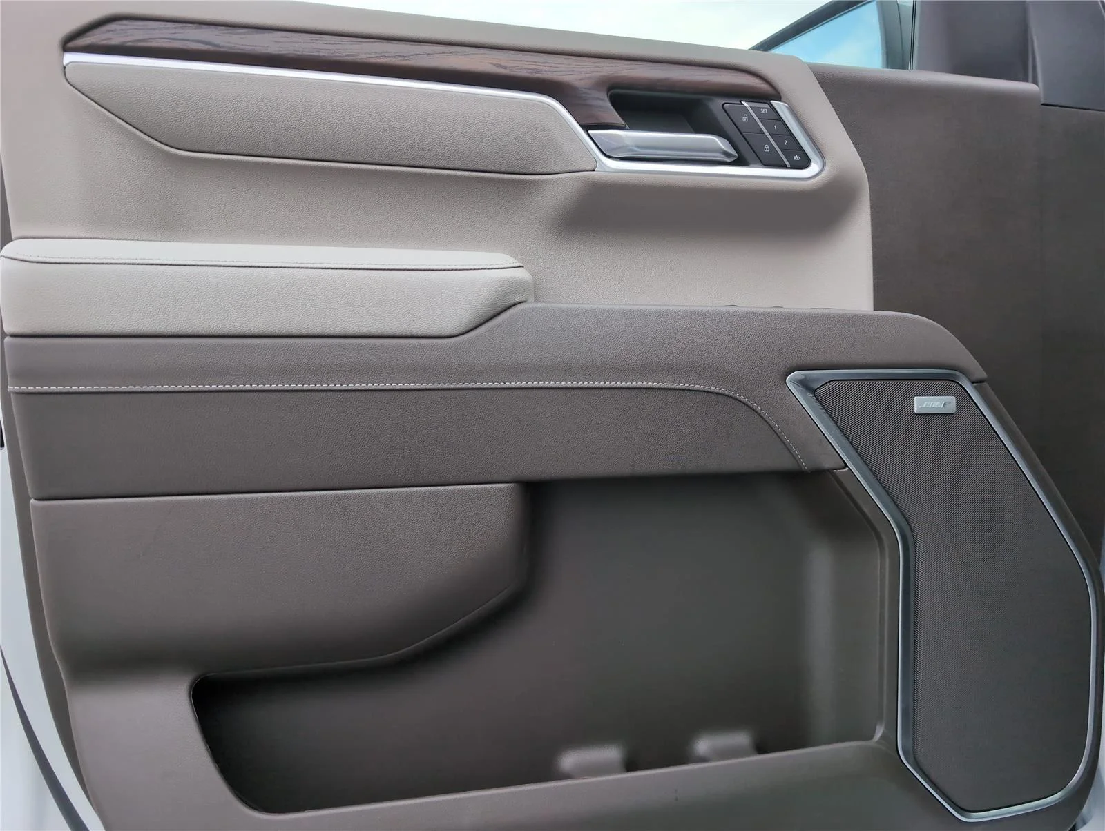 2026 GMC Sierra 1500 SLT - Photo 15