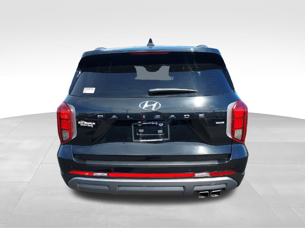 Used 2023 Black Hyundai SEL image 4