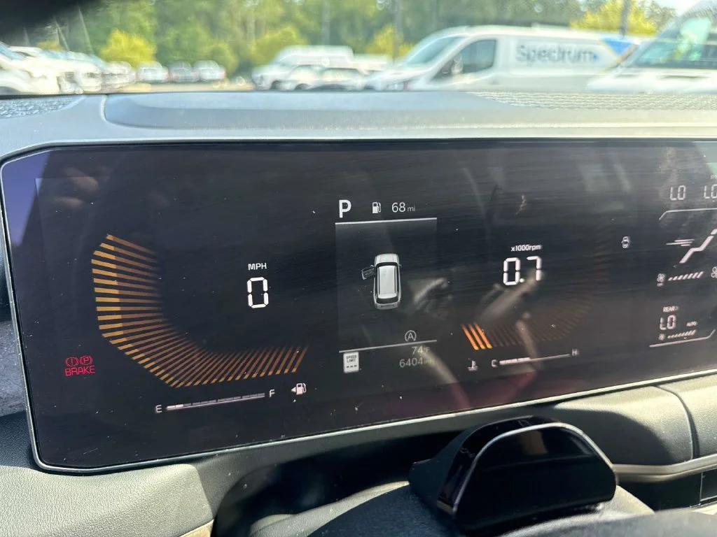 Used 2027 Black Kia S image 19
