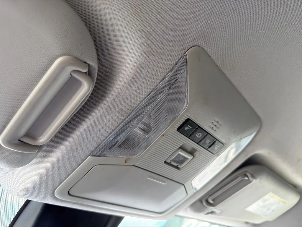 Used 2020  Toyota Adventure image 25