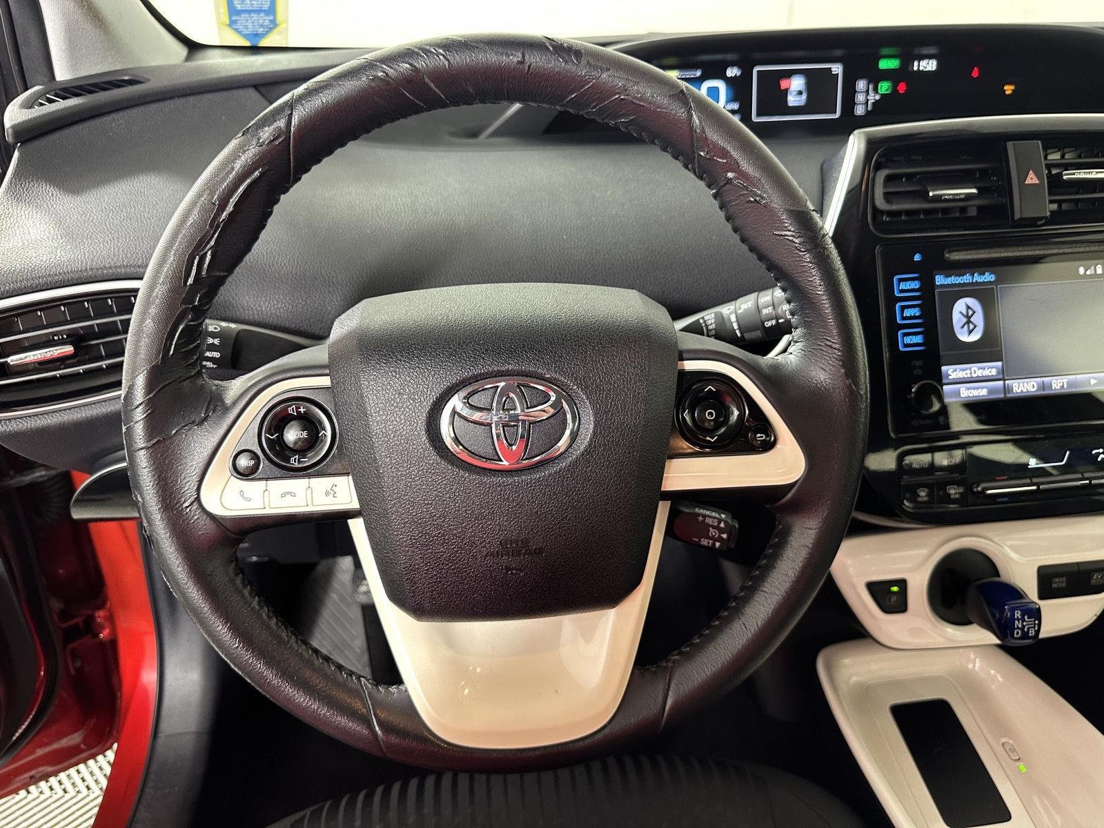 Used 2016 Hypersonic Red Toyota Three image 15