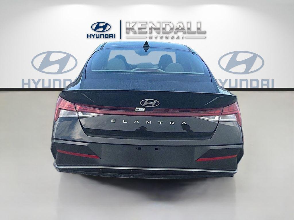 New 2026 Abyss Black Hyundai SEL Sport image 5