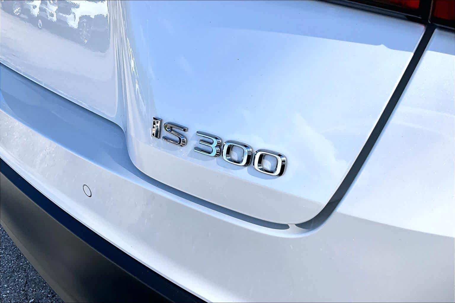 Used 2025 Eminent White Pearl Lexus  image 10