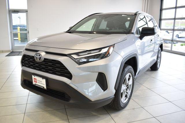 Certified Used 2025 SILVER SKY METALLIC Toyota  image 4