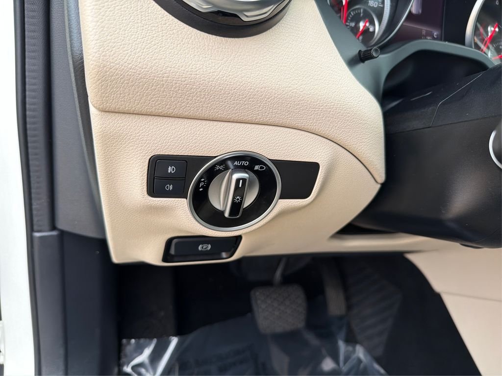 Used 2018 Cirrus White Mercedes-Benz 250 image 16
