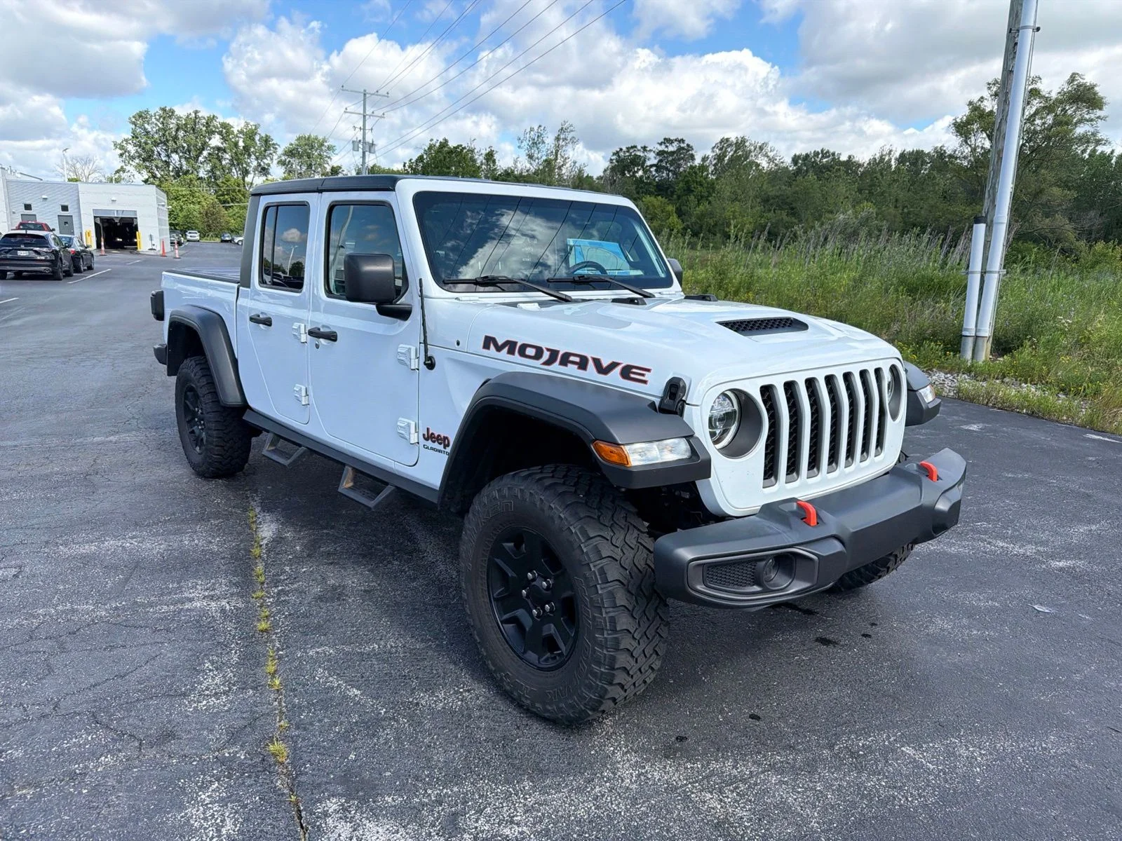 Used 2022 White Jeep Mojave image 9